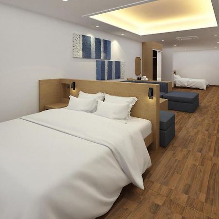 B&Beach Tourist Hotel Yeosu Extérieur photo