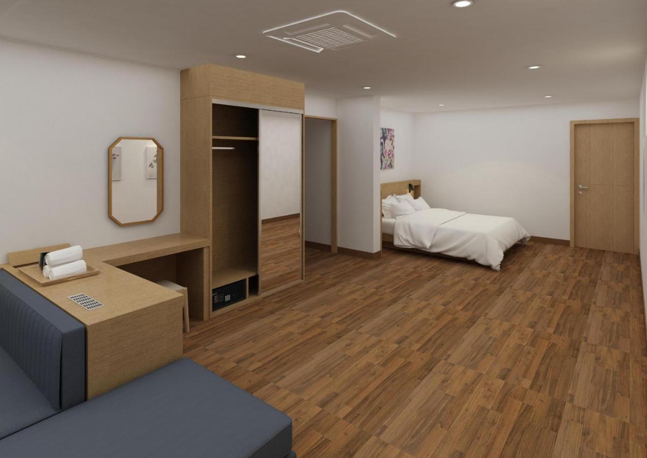 B&Beach Tourist Hotel Yeosu Extérieur photo