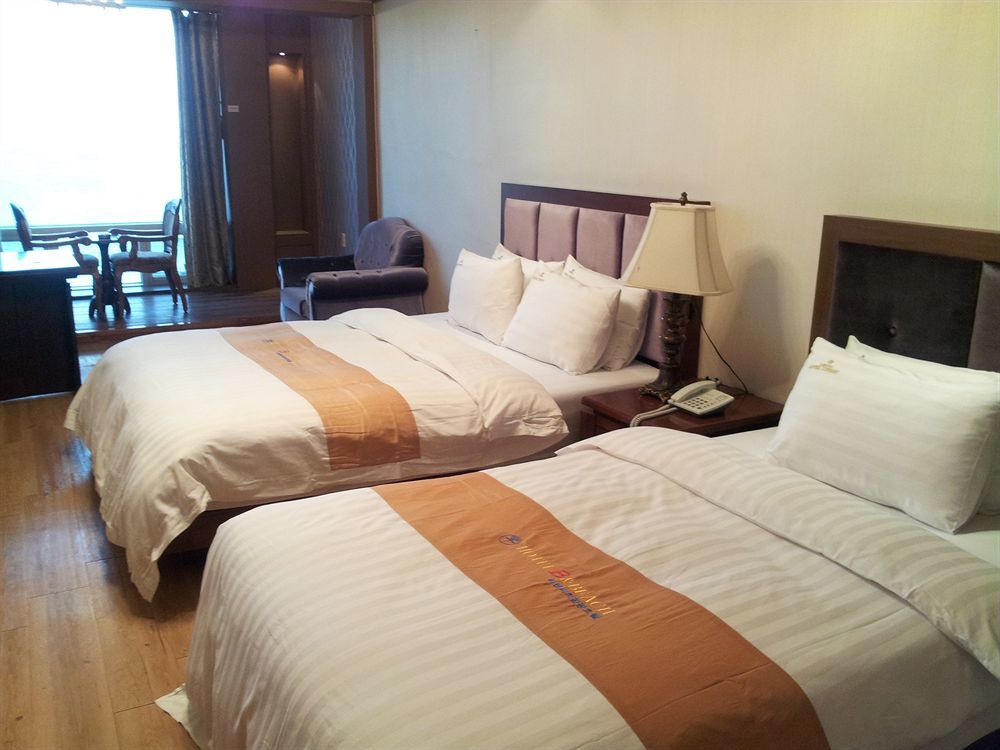 B&Beach Tourist Hotel Yeosu Extérieur photo